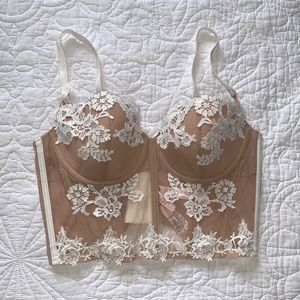 VS Lace Bustier